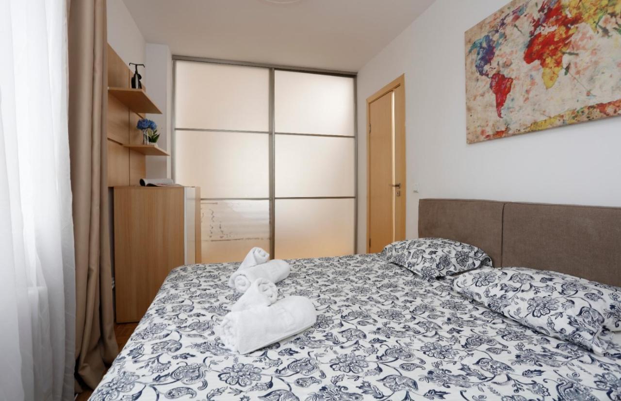 Lovely 2 Bedroom Apartment Near Old Town Bucarest Extérieur photo